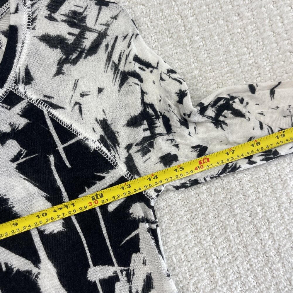 BCBGMaxazira Graphic Print Blouse Black  and White Long Sleeve Womens Size S - Picture 6 of 9